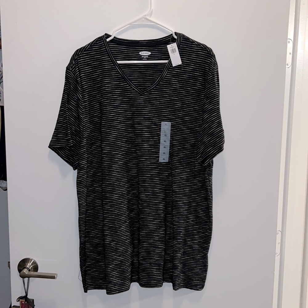 Old Navy Softwashed XL black & white striped V neck